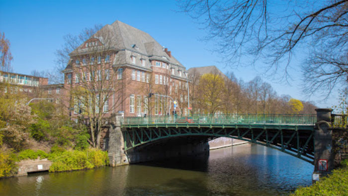  যারাই অলস শুধু তারাই পাবেন এ স্কলারশিপ